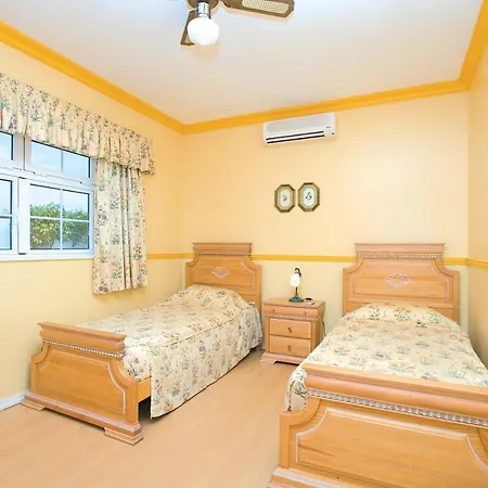 Vila Puerto Del Carmen Sleeps 6 Air Con Wifi